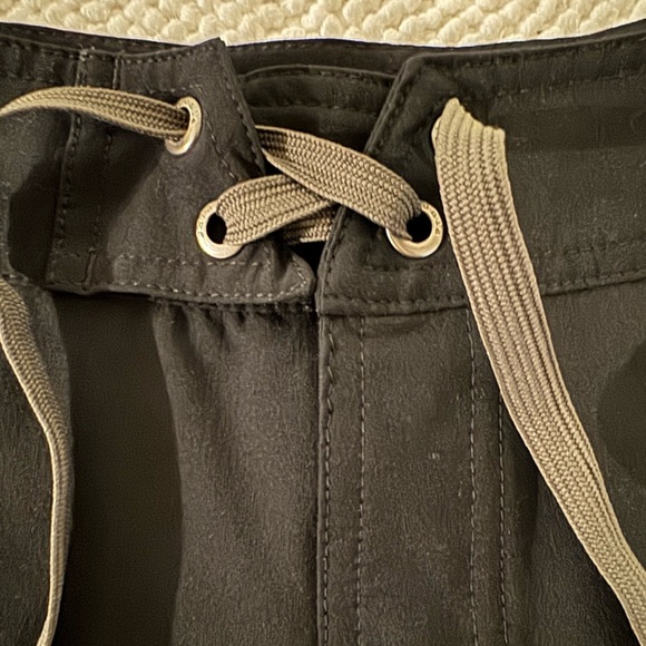 Patagonia Women’s Stretch Planing Shorts Boardshorts 8 inch Black Size 10 - Picture 5 of 8